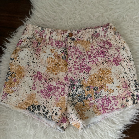 Anthro Pilcro high waist shorts in printed denim Scrunchie style Size Medium - Picture 7 of 16